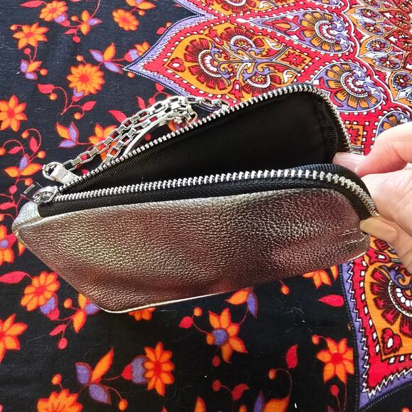 Bandolier silver mettallic CrossBody Phone Bag with Silver chain strap - Picture 7 of 7